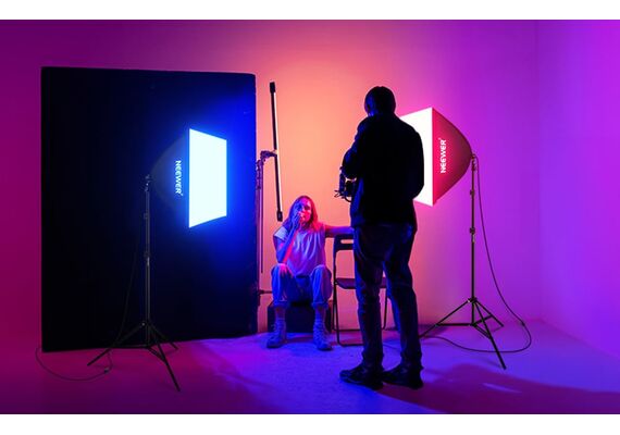 NEEWER Kit Duplo Iluminação LED RGB 24W + Softboxes 50x70cm + Tripés - NK800