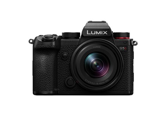 PANASONIC Lumix S5D + S 18-40mm f/4.5-6.3