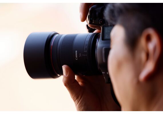CANON RF 50mm f/1.4L VCM