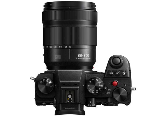 PANASONIC Lumix S5D + S 28-200mm f/4-7.1