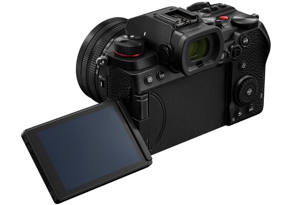 PANASONIC Lumix S5D + S 18-40mm f/4.5-6.3