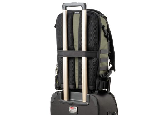 THINKTANK Mochila DarkLight 20L