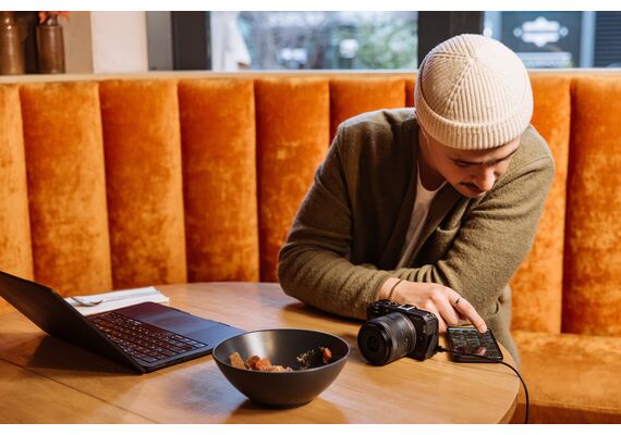CANON EOS R50 V + RF-S 14-30mm f/4-6.3 IS STM PZ