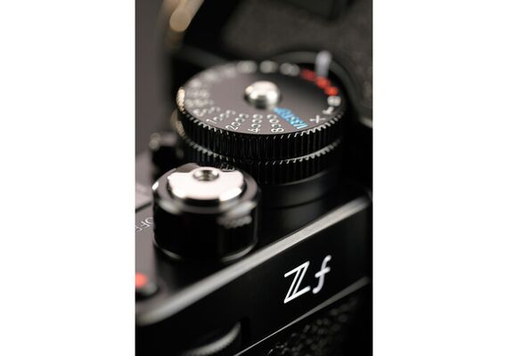 NIKON Z f + 40 f/2 SE
