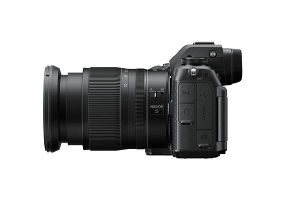 NIKON Z6 III + 24-200mm f/4-6.3