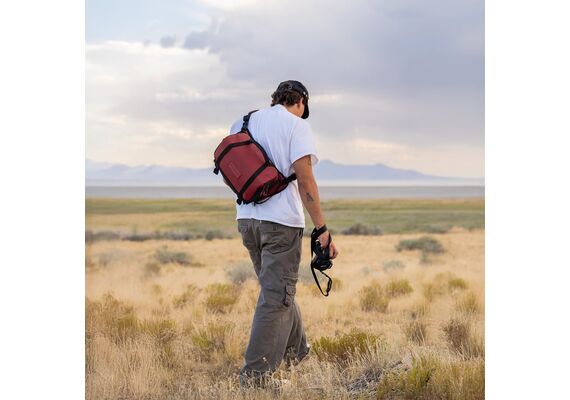 WANDRD Rogue Sling V2 9L - Rhone Burgundy