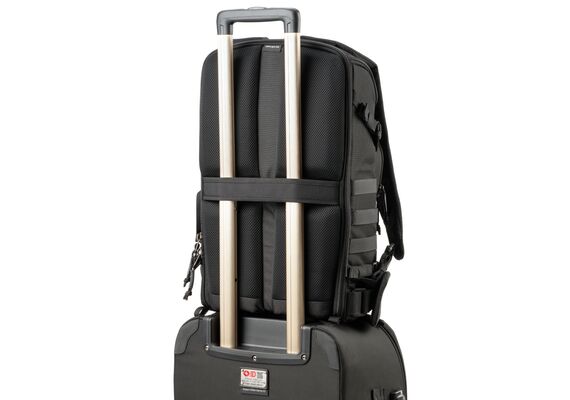 THINKTANK Mochila DarkLight 20L Black