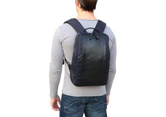 ARTISAN&ARTIST Mochila de Couro RR4-06C - Preto