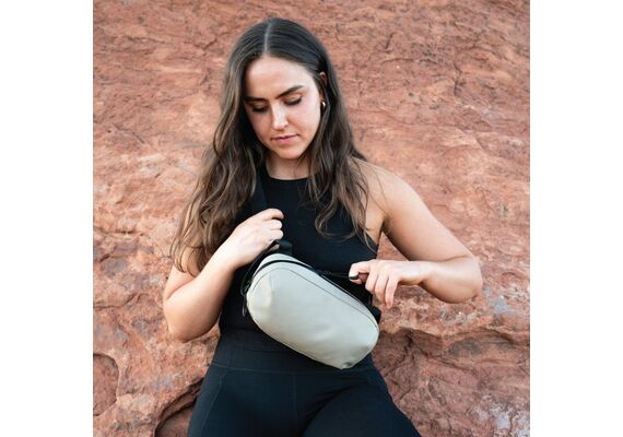 WANDRD Bolsa de Ombro D1 Fanny - Yuma Tan