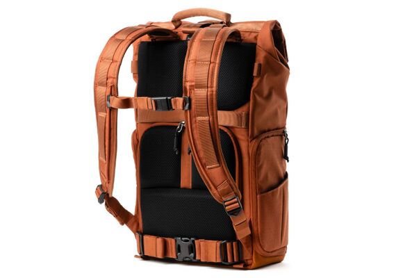 THINK TANK Mochila Focus Point 30L - Laranja