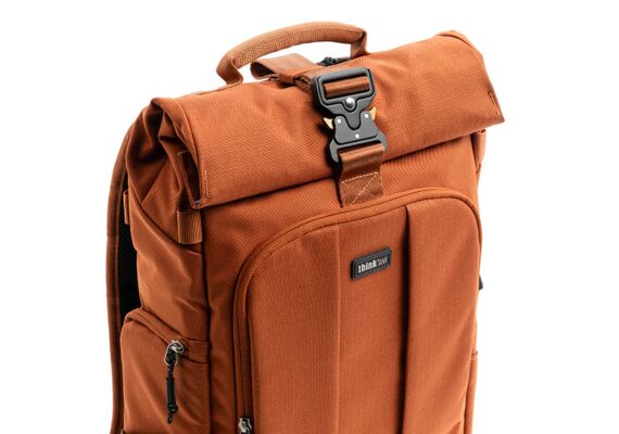 THINK TANK Mochila Focus Point 30L - Laranja